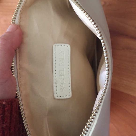 Floral & white leather clutch - Picture 4 of 5